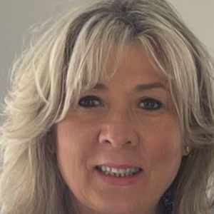 Meet your Posher, Elena